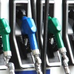 Governo sofre pressão para reajustar os preços dos combustíveis