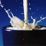 Brasileiro bebe leite abaixo do recomendado pela Organização Mundial de Saúde