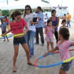 Crianças se divertem com o dia de lazer promovido pelo projeto Bairro Vivo