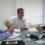 Diretor-presidente da Desenvolve Antônio Quintilano e diretor Fábrio Leão o secretário Manoel Messias discutem ações estratégicas para a capital