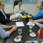 Secretário Luiz Otávio Gomes em reunião com os diretores da Rede Petros