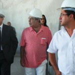 Secretário Luiz Otavio Gomes visitou a construção, que deverá ser entregue em fevereiro de 2014
