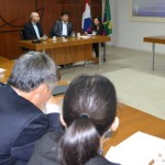 Presidente do Sindaçúcar Pedro Robério e o embaixador da China Li Jinzhang em reunião com os empresários do setor sucroalcooleiro