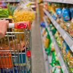 Compras nos supermercados estão cada vez mais pesando no bolso do consumidor