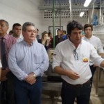 Renan Filho, Álvaro Vasconcelos e empresário Rildo Ferraz na unidade industrial instalada em Santa Luzia do Norte