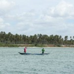 Pescadores saem cedo em busca do sururu na Lagoa do Mundaú