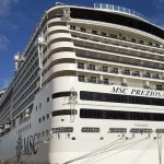 Navio de turismo atracado no Porto de Maceió