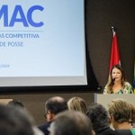 Secretária-executiva do Gabinete Civil, Maria Luiza, fala sobre o novo ambiente de negócios do Estado, na posse do novo presidente do MAC