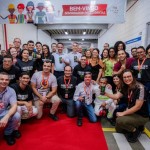 Paulo Dantas ao lado de toda equipe da empresa Sola Coca-Cola, em Maceió