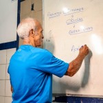 Professor de ciências Erivaldo Ribeiro de Almeida, 75 anos: uma vida dedicada à educação