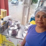Mônica Correia e seu carrinho de comidas de milho preparada para os festejos juninos